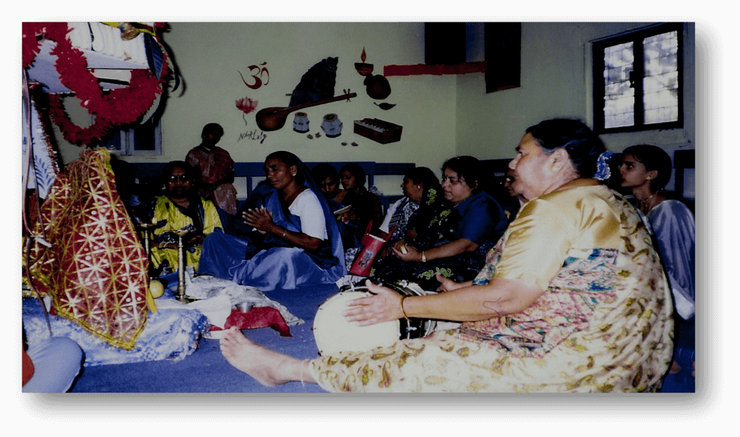 Bhajan and satsang being performed at the Jai Ambé Mandir