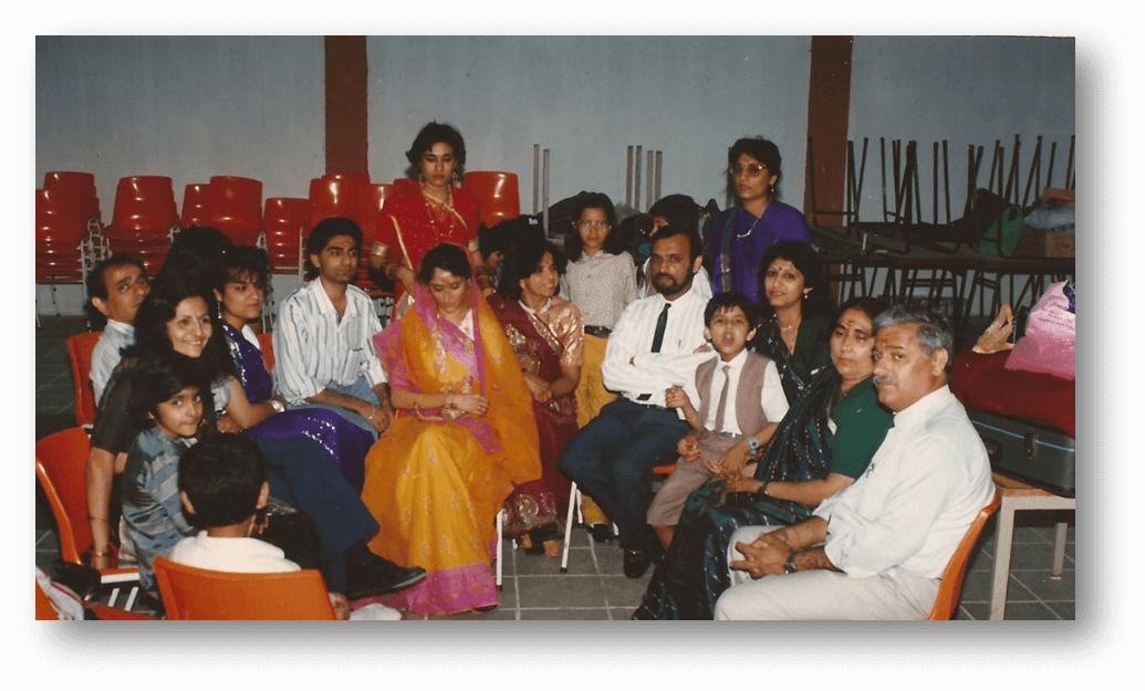 Bride Shreemati Harshica Jassantilal on her wedding day accompanied with the members of her family